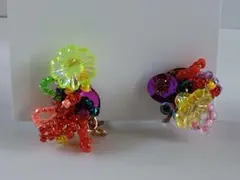 透明キラキライヤリング。
