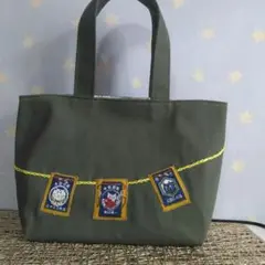 オリーブグリーン キャンバストートバッグ猫の前掛けアップリケ付き