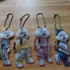 新品未使用の可愛い犬のキャラクター アクリルキーホルダー 4個セット