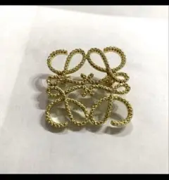 新品　未使用　ブローチ　ゴールド