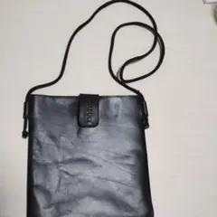 MADULI 黒 牛革ショルダーバッグ