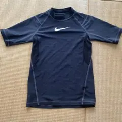 NIKEナイキ ラッシュガード 150cm