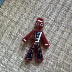 PRADA 赤い人型クリップ