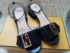 FENDIサンダル