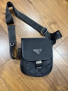 ナイロン ブラック ショルダーバッグ