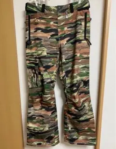 ✩クリスマスセール✩.VOLCOM 1回しか使用してないかっこいいパンツ✩.*˚