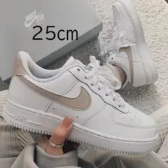 【新品】25㎝ナイキ ウィメンズ エアフォース 1 ロー