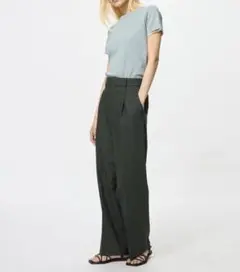 新品　UNIQLO ユニクロ　タックワイドパンツS