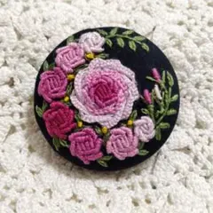 39.刺繍ブローチ　ハンドメイド