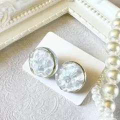 凸凹に凍りついた水面ピアス②レジン　オーロラ　樹脂ピアス　イヤリング変更不可
