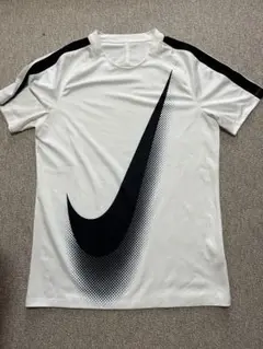NIKE dryfit Tシャツ
