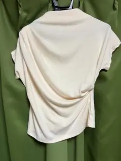 Dazy Mサイズ ノースリーブ トップス クリーム色