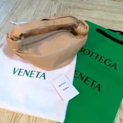 BOTTEGA VENETAボッテガヴェネタ ダブルノット アーモンド