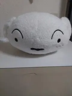 耳付き白いぬいぐるみ