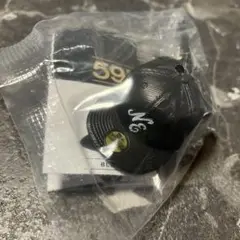 ニューエラ　59FIFTY ブラック キャップ キーホルダー　ガチャガチャ
