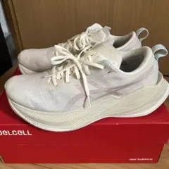asics アシックス スーパーブラスト　26.5㌢