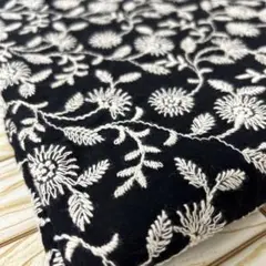 縦100cm×横95cm 刺繍生地