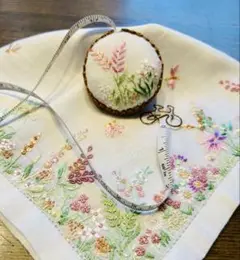 WAKO 手刺繍　ハンカチ　リース　 ピンク WAKO 手刺繍ハンカチリース ピンク
