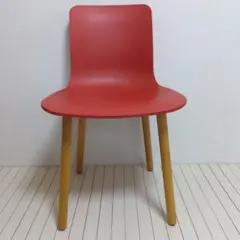 【B】Vitra ヴィトラ社のロングセラー HAL Wood チェア