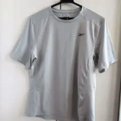 Reebok　Tシャツ　Ｓ