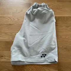 ヨネックス ライトグレー ショートパンツ