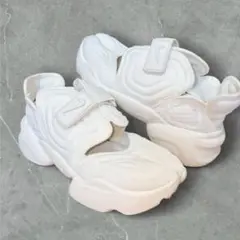 極美品✨NIKE ／ナイキ　W AQUA RIFT WHITE 　23.5cm