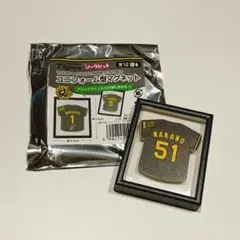 阪神タイガース シークレット ブラックダイナマイト ユニフォーム型マグネット