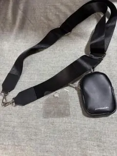 ミニポーチ付きのモバイルショルダー