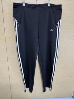 adidas ブラックジャージパンツ