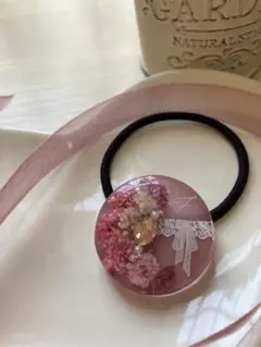 NO.15 ドライフラワーとレース柄を使用したレジンヘアゴム(パープルピンク)