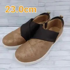 新品*レディース*23.0cm*軽量 茶色 クロスデザイン スリッポン シューズ