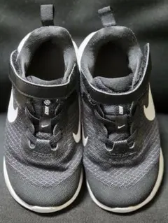 送料無料Nike ブラック スニーカー ベルクロ