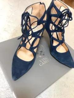 vince camuto レースアップパンプス