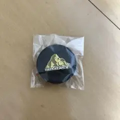 モンベル　ピンバッジ　ゴールド