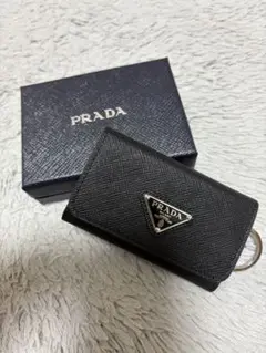 PRADA ブラックレザー キーケース 箱付き