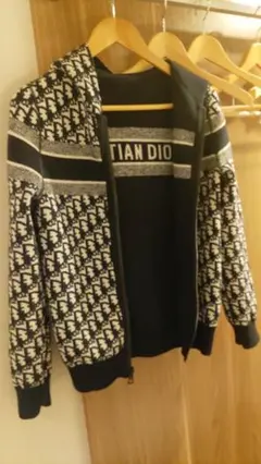 即日配送します。Christian Dior