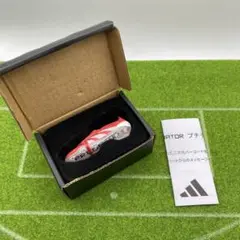 【新品未使用】 アディダス プチデター サッカー スパイク型 キーホルダー