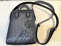 【美品】Berluti ルミエジュール レザー メッセンジャー　２WAYバック
