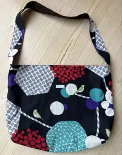 大容量❣️エチノ生地を使った　肩がけ＆斜めがけ出来るトートバッグ(^^)