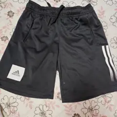 adidas ブラック ショートパンツ 3本ライン