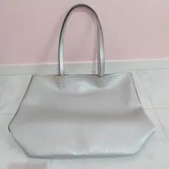新品！シルバー レザーバッグ 内ポケット付き