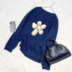 トレーナー/スウェット/ネイビー/ワンポイントお花/美品✨️/長袖