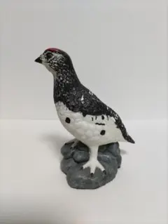 樹脂製 鳥の彫刻 黒と白