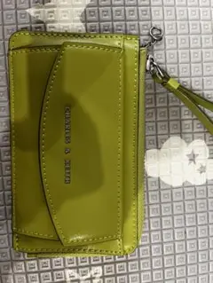CHARLES & KEITH ライムグリーン フラグメントケース