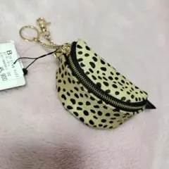 ヒョウ柄小型ボールポーチ キーホルダー付きハラコ調
