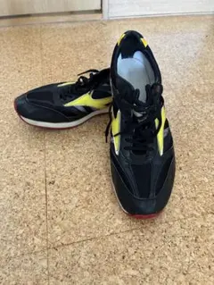 Mizuno ビルドトレーナー　ブラック/イエロー