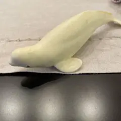 シロイルカフィギュア