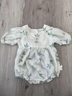 花柄刺繍入りロンパース　3〜6m