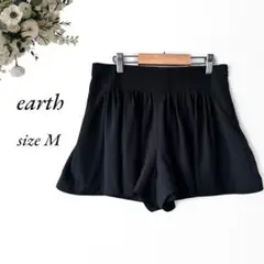 美品 earth フレアショートパンツ 黒 M 無地 ゴム 裏地付き 美脚319