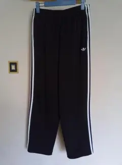 adidas 黒ジャージパンツ Sサイズ